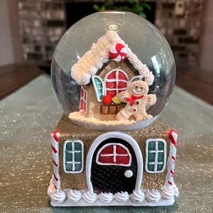 Kcare Musical Gingerbread House Snow Globe~We Wish You A Merry Christmas~works